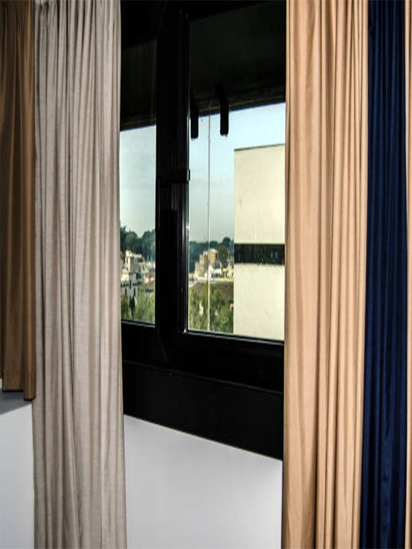 Incredible Benefits You Gain By Installing Pencil Pleat Curtains From Curtains Dubai!